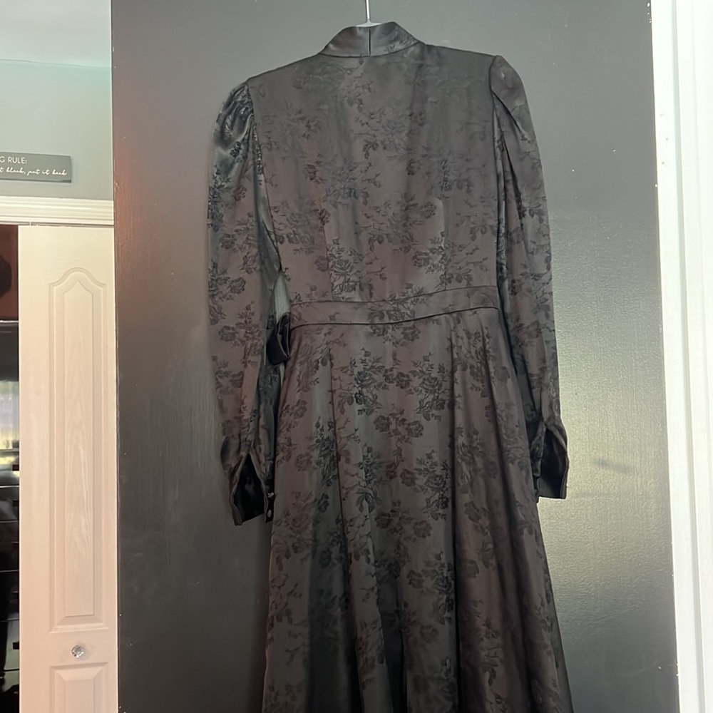 Gal meets glam black flower wrap dress size 0 - Picture 6 of 7